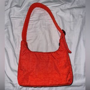 BAGGU Mini Shoulder Bag in Tomato Red